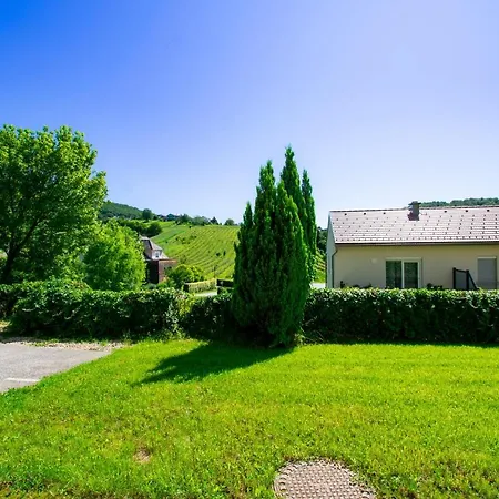 Idyllische Wohnung Mit Garten! Bad Gleichenberg Exterior photo